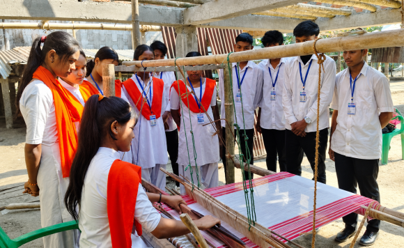Gamusa weaving - Skill Education 
